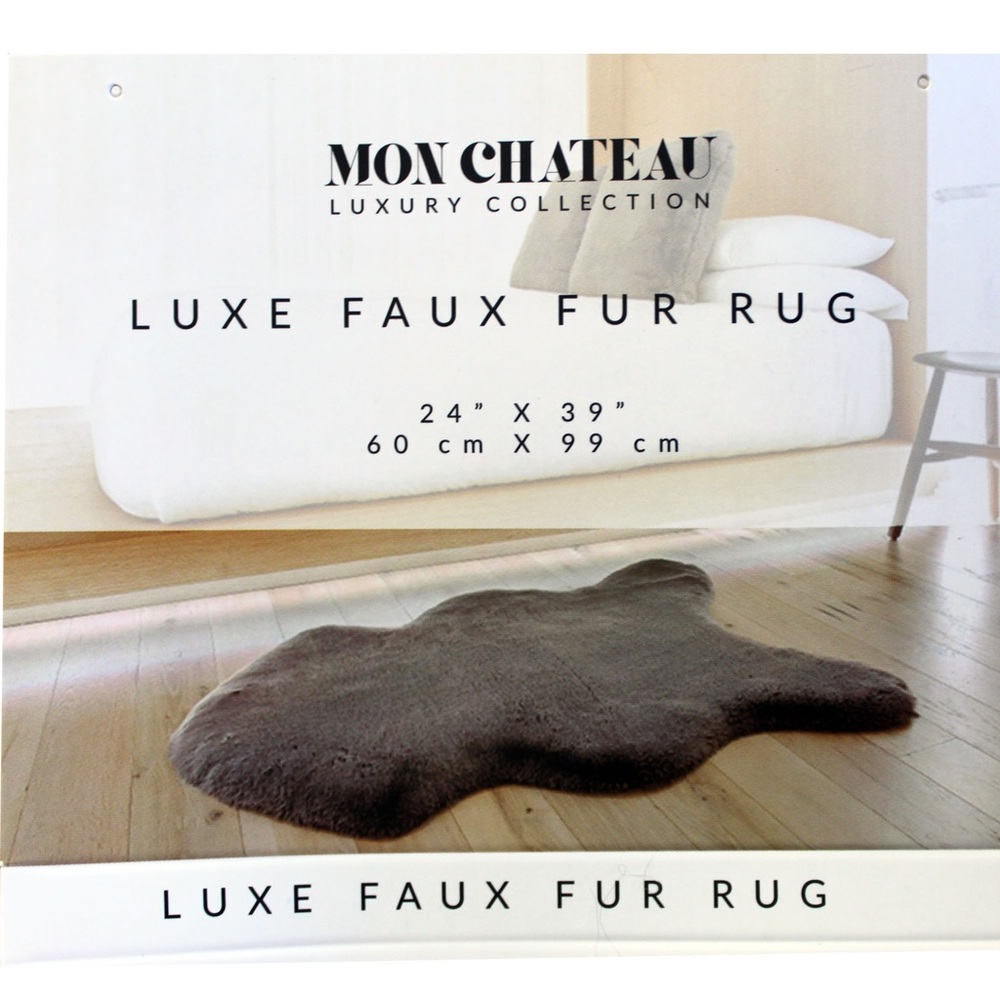 Mon Chateau Luxe Faux Fur Rug 24" X 39"